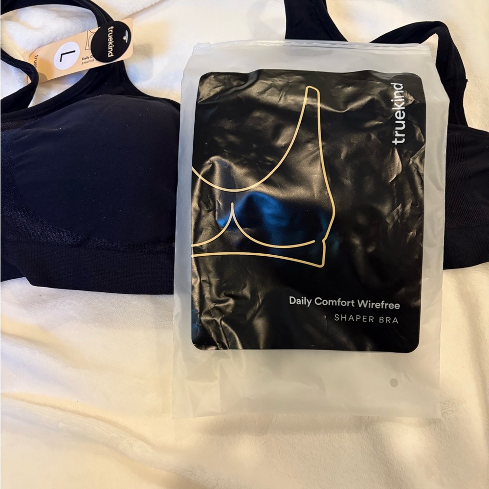 NWT L black Daily Comfort Wirefree Bra